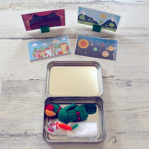 NEW! Puppet Show for Ages 3+; Two Knit Finger Puppets, 4 Stand-Up Scenes 🐰 🦜 - Picture 4 of 4